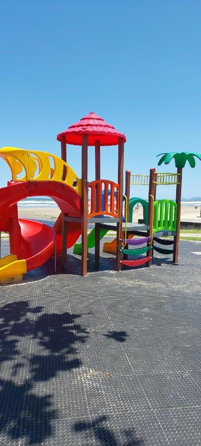 Casa de Férias Casa De Com Duas Piscinas E Garagem *